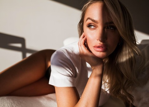 alyssabarbara onlyfans leaked picture 1