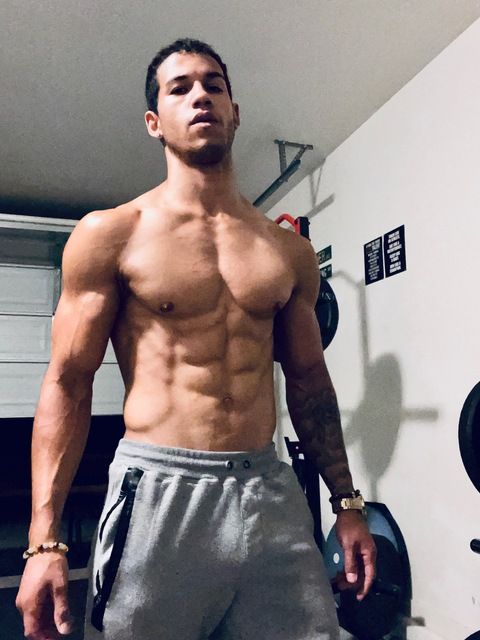 deploytroy onlyfans leaked picture 1