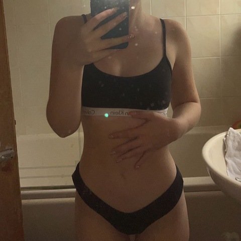 elle_chloe1 onlyfans leaked picture 1