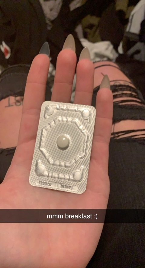 gothtitty666 onlyfans leaked picture 1