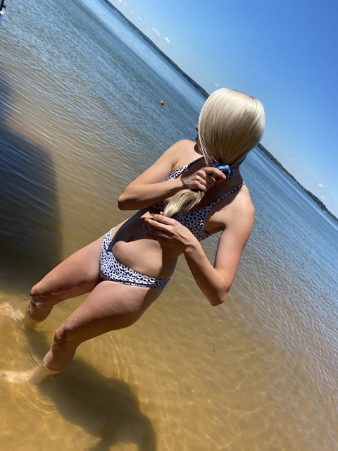 tayrayjay onlyfans leaked picture 1