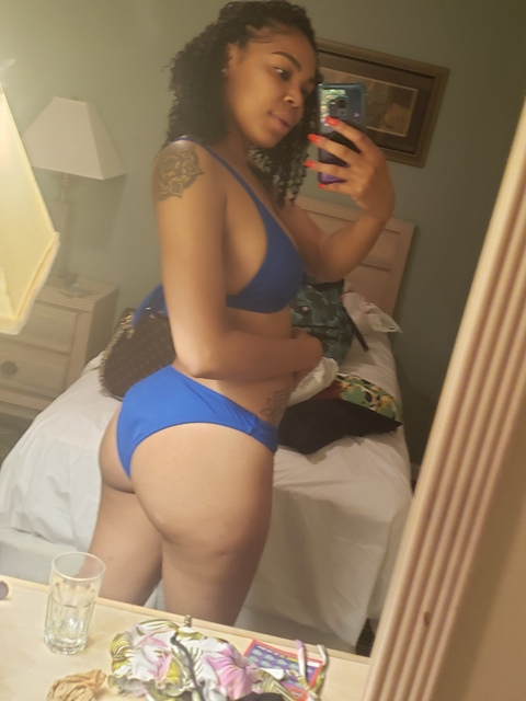 xoxoshaexoxo onlyfans leaked picture 1